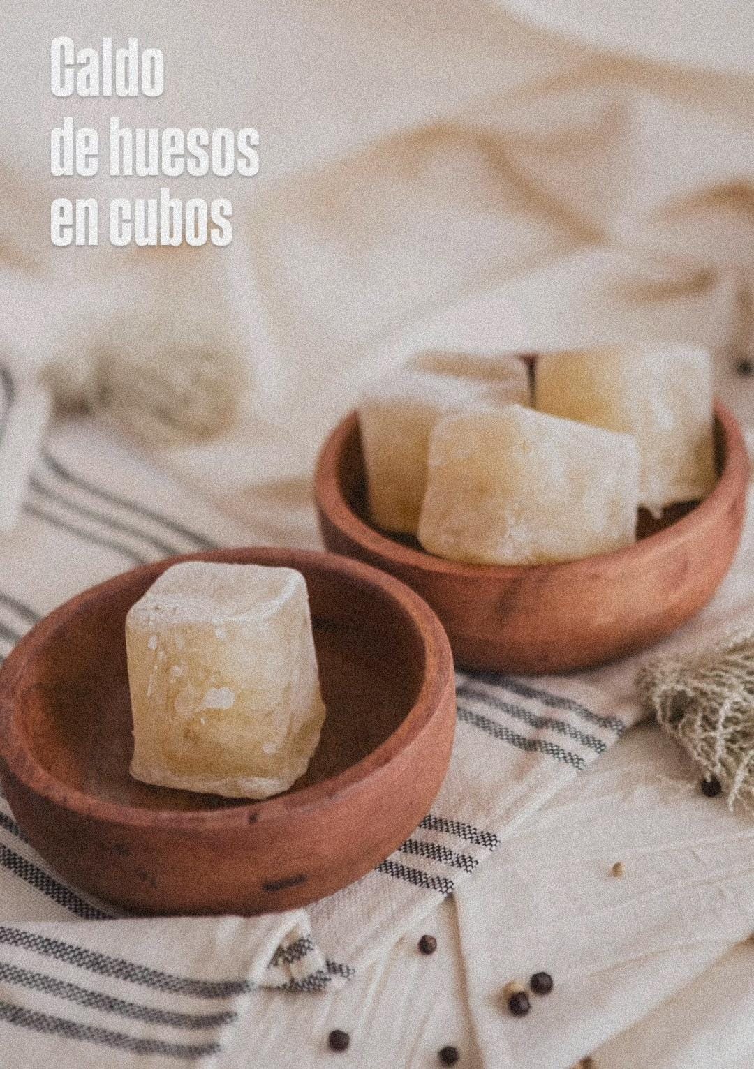 Caldo de huesos de pollo